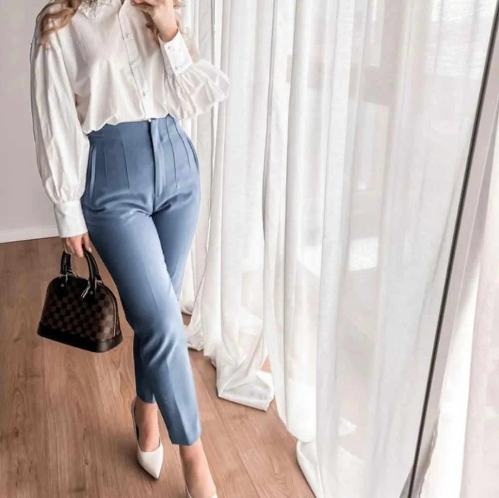 Zara bloggers fav dusty blue high waisted pant